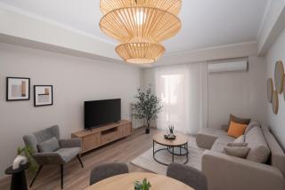Classic Apartment in Piraeus, walk to Zeas Marina - Piraeus - 1