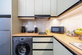 Aram's Port House - 1