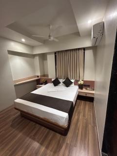 Hotel Dhanashri - Solapur - 5