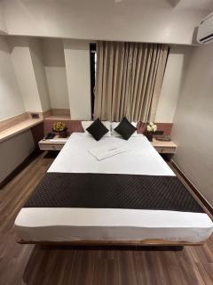 Hotel Dhanashri - Solapur - 3