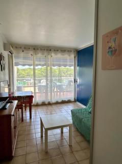 40m With Terrace In A Residence With Pool - 8