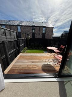 Luxury And Serene 2 Bed Near CBD With Parking - Christchurch - 9