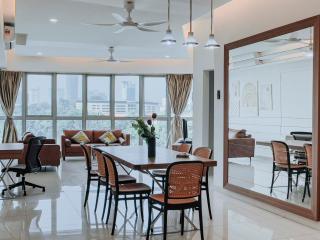 Regalia Residence The Sky Pool Suite - 3