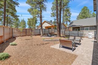 Newly Built Exquisite Luxury Home Perfect Location Central AC Fire-Pit and so much more - Flagstaff - 7