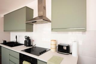 Stylish 2-Bed Apartment in Penarth Town Flat 2 - Cardiff - 6