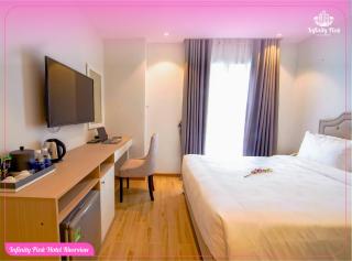 Infinity Pink Hotel Riverview - Danang - 1