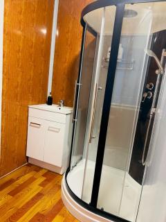Ensuite Container Stay for 2 - Auckland - 3