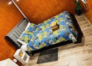 Ensuite Container Stay for 2 - Auckland - 2