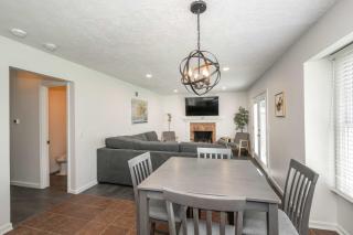 Lark Meadow Retreat Sleeps 10 - Mason - 9