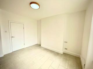 Beautiful 1-Bed in Kensington includes furniture - Londra - 6
