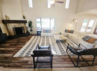 Scottsdale Clubhouse - For 10 - 4