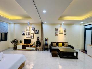 Vietnam Travelers Home 1 with Private Balcony - Hanoi - 4
