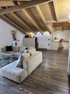 Chateaux Blloku - Tirana - 4