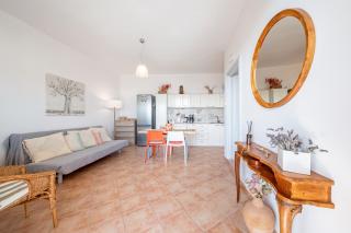 Mountain Retreat Apt with Sea View - - 7