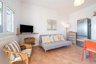 Mountain Retreat Apt with Sea View - - 5