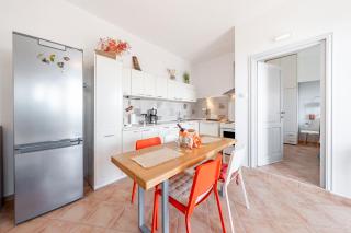 Mountain Retreat Apt with Sea View - - 3