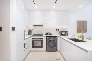 StayShort - Modern JVC Apartment Sleeps 3 with City Views - 5