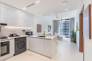 StayShort - Modern JVC Apartment Sleeps 3 with City Views - 4