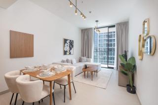 StayShort - Modern JVC Apartment Sleeps 3 with City Views - 3