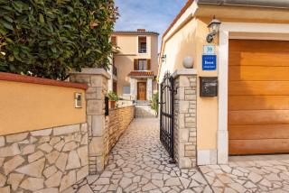 Villa Krasa sea view apartmants with pool - 2