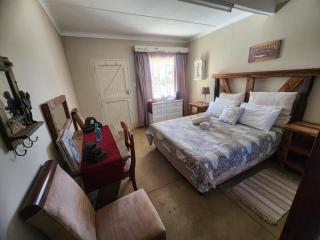 Lindley Hotel - - 9