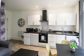 AMETHYST Delightful Suite In Moseley Mews, Birmingham By StayStaycations - Birmingham - 7