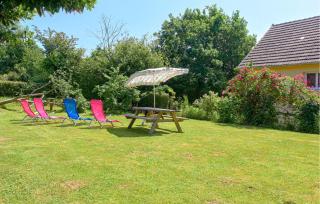 Holiday Home In Montsernelle - 2