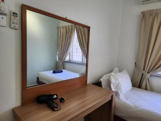 New! Stylish Petaling Jaya SS2 Landed Homestay for up to 17 pax, 65inchTV, Bathtub - Petaling Jaya - 5