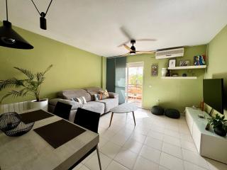 Family on the Sea - 9