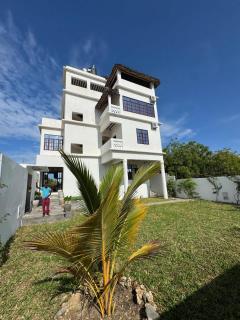 Hidden Gem 5 Bed Villa in Shela with Pool and AC - Shela - 9