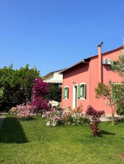 Chlóe Garden House - 0