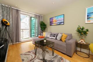 St George Wharf Apartment - London - 7