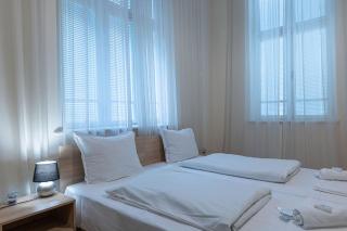 Apo Apartment - Top Center - 3