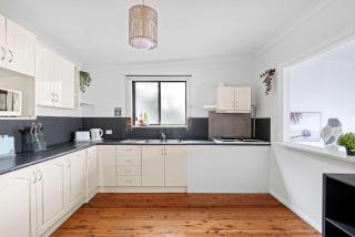 Classic Double Room in Peakhurst - Centrally Located - Shared Bathroom - Peakhurst - 7
