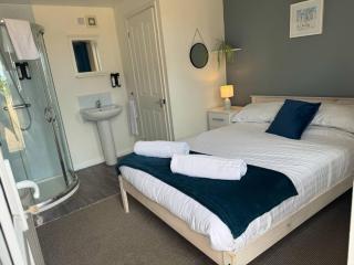 Cabin 4 - Bradwell on Sea - 3
