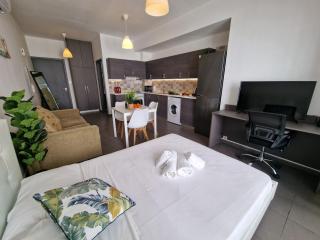 Tropical Paradise 200m From Finikoudes Beach - Larnaca - 6