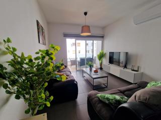 Tropical Paradise 200m From Finikoudes Beach - Larnaca - 5