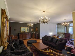 Classic Villa-spacious city center free parking - Tirana - 9
