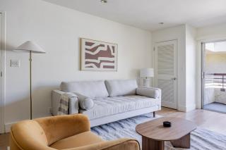 Blueground Hollywood pool AC nr Walk of Fame LAX-1356 - 0