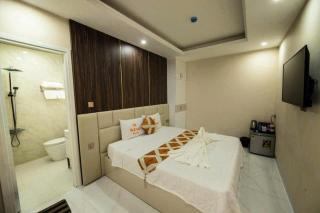 KING Hotel - 8