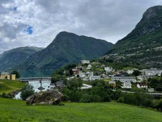Nyrenovert leilighet med 3 soverom i Odda sentrum - Odda - 6
