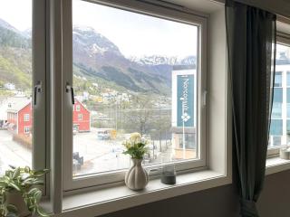 Nyrenovert leilighet med 3 soverom i Odda sentrum - 1