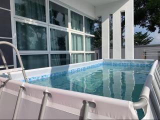 d'Fun 5BR16-24px Pool BBQ NetFlx HotPot KTV Mahjong by Our Stay - Ulu Tiram - 9