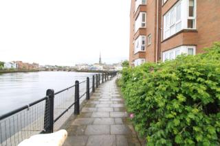 Ayr Riverside Apartment - 9