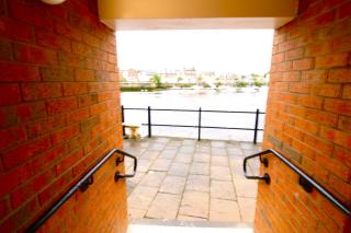 Ayr Riverside Apartment - 6