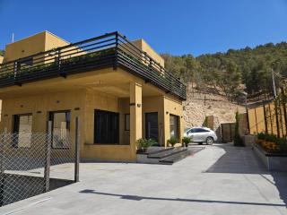 Sorjat Al Tal Chalet - - 9