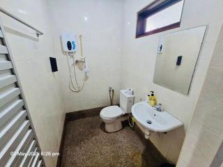 Beachfront Family Bungalow with Seaview Pool, KTV, Pool, PS5, Speaker System, BBQ & more!! - Tanjung Bungah - 8