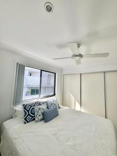 Redcliffe Beachside Escape - 3