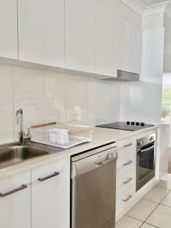 Redcliffe Beachside Escape - Redcliffe - 2