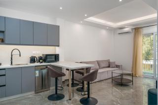Newly Renovated Apartment next to Piraeus Marina - Piraeus - 5